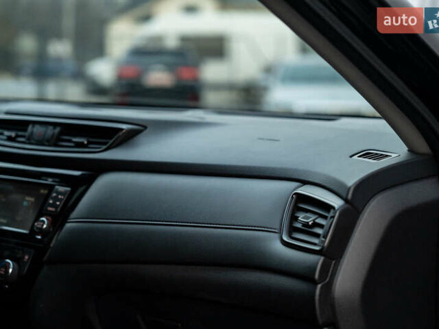 Черный Ниссан Rogue, объемом двигателя 2 л и пробегом 65 тыс. км за 17900 $, фото 31 на Automoto.ua