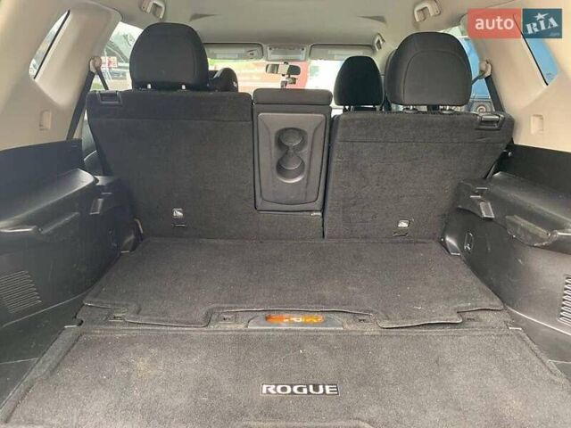 Черный Ниссан Rogue, объемом двигателя 2.49 л и пробегом 141 тыс. км за 15600 $, фото 9 на Automoto.ua