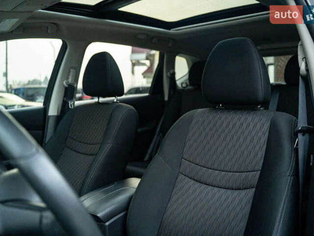 Черный Ниссан Rogue, объемом двигателя 2 л и пробегом 65 тыс. км за 17900 $, фото 33 на Automoto.ua