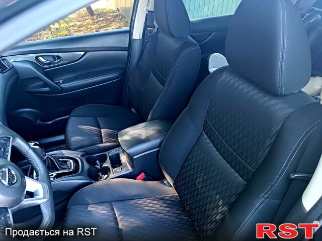 Черный Ниссан Rogue, объемом двигателя 2.5 л и пробегом 97 тыс. км за 16700 $, фото 5 на Automoto.ua