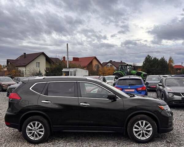 Ниссан Rogue 2017 в Львове на Automoto.ua Черный Ниссан Rogue, объемом двигателя 2.49 л и пробегом 249 тыс. км за 12900 $, фото 3 на Automoto.ua