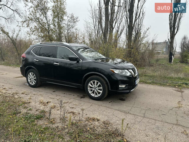 Черный Ниссан Rogue, объемом двигателя 2.49 л и пробегом 148 тыс. км за 14000 $, фото 3 на Automoto.ua