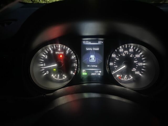 Черный Ниссан Rogue, объемом двигателя 2.5 л и пробегом 144 тыс. км за 17000 $, фото 7 на Automoto.ua