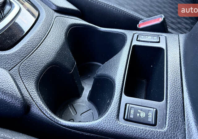 Черный Ниссан Rogue, объемом двигателя 2.5 л и пробегом 227 тыс. км за 12700 $, фото 26 на Automoto.ua