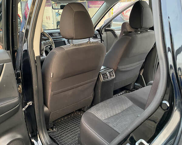 Чорний Ніссан Rogue, об'ємом двигуна 2.5 л та пробігом 63 тис. км за 15000 $, фото 56 на Automoto.ua