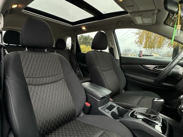 Черный Ниссан Rogue, объемом двигателя 2 л и пробегом 65 тыс. км за 16800 $, фото 22 на Automoto.ua