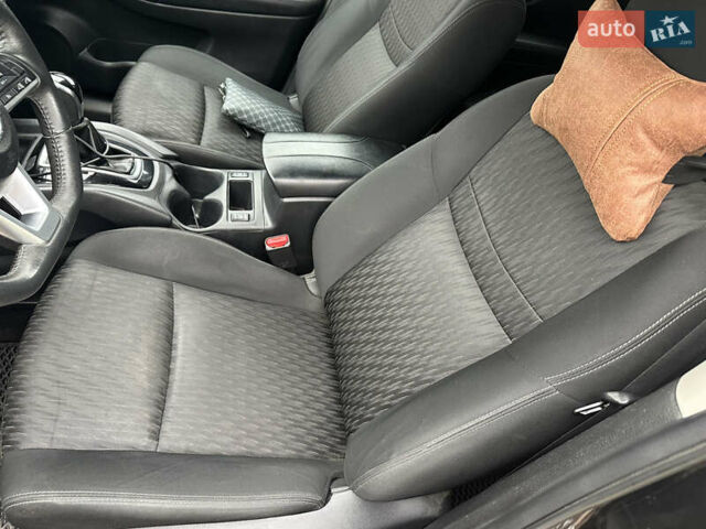 Черный Ниссан Rogue, объемом двигателя 2.49 л и пробегом 148 тыс. км за 14000 $, фото 19 на Automoto.ua