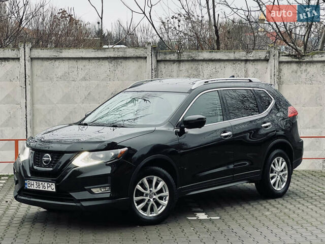 Черный Ниссан Rogue, объемом двигателя 2.5 л и пробегом 132 тыс. км за 12900 $, фото 2 на Automoto.ua