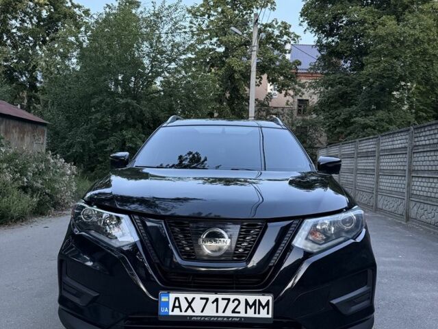 Черный Ниссан Rogue, объемом двигателя 2.5 л и пробегом 125 тыс. км за 17000 $, фото 2 на Automoto.ua