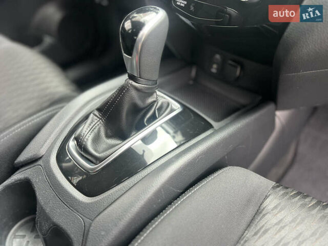 Черный Ниссан Rogue, объемом двигателя 2.5 л и пробегом 170 тыс. км за 13250 $, фото 27 на Automoto.ua