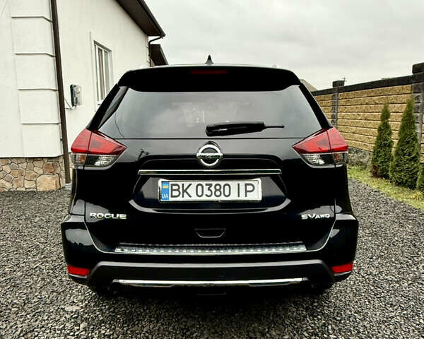 Черный Ниссан Rogue, объемом двигателя 2.5 л и пробегом 147 тыс. км за 15100 $, фото 4 на Automoto.ua