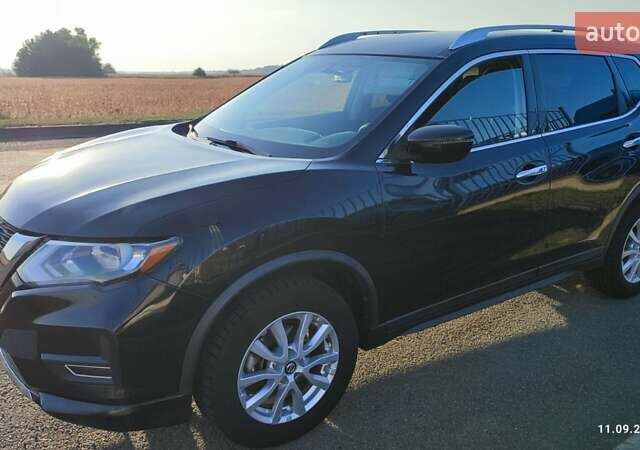 Черный Ниссан Rogue, объемом двигателя 2.5 л и пробегом 205 тыс. км за 13000 $, фото 5 на Automoto.ua