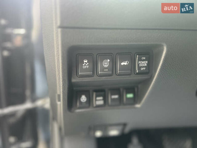 Черный Ниссан Rogue, объемом двигателя 2.5 л и пробегом 170 тыс. км за 13250 $, фото 16 на Automoto.ua