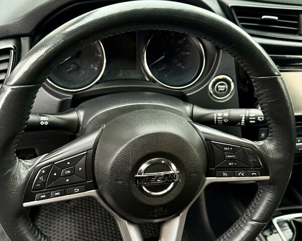 Черный Ниссан Rogue, объемом двигателя 2.5 л и пробегом 147 тыс. км за 15100 $, фото 25 на Automoto.ua