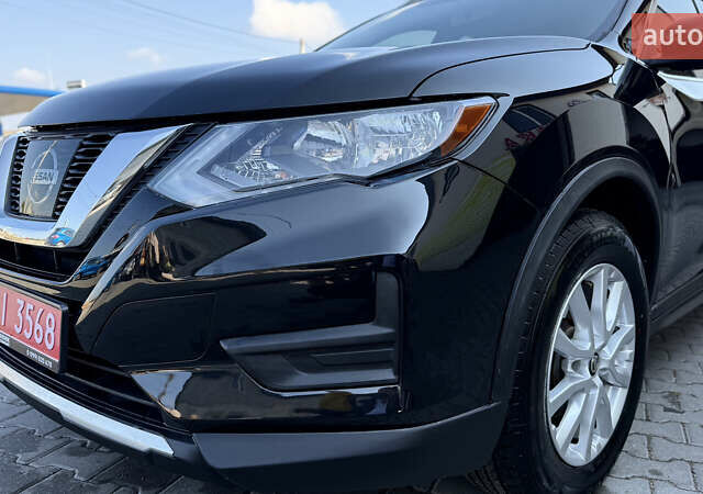 Черный Ниссан Rogue, объемом двигателя 2.5 л и пробегом 227 тыс. км за 12700 $, фото 6 на Automoto.ua