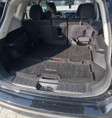 Чорний Ніссан Rogue, об'ємом двигуна 0 л та пробігом 162 тис. км за 14300 $, фото 7 на Automoto.ua