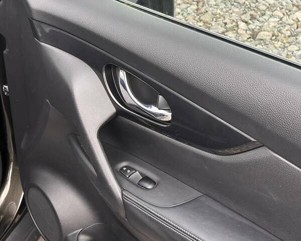 Ниссан Rogue 2017 в Львове на Automoto.ua Черный Ниссан Rogue, объемом двигателя 2.49 л и пробегом 249 тыс. км за 12900 $, фото 24 на Automoto.ua