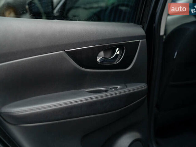 Черный Ниссан Rogue, объемом двигателя 2 л и пробегом 65 тыс. км за 17900 $, фото 40 на Automoto.ua