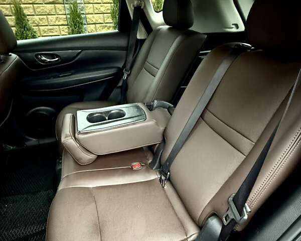 Черный Ниссан Rogue, объемом двигателя 2.5 л и пробегом 147 тыс. км за 15100 $, фото 21 на Automoto.ua