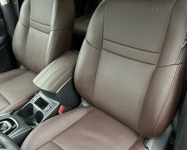 Черный Ниссан Rogue, объемом двигателя 2.5 л и пробегом 147 тыс. км за 15100 $, фото 16 на Automoto.ua