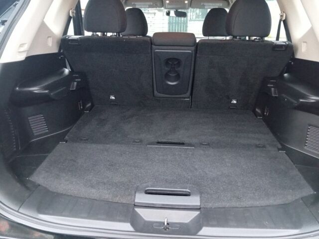 Черный Ниссан Rogue, объемом двигателя 0 л и пробегом 199 тыс. км за 12999 $, фото 2 на Automoto.ua