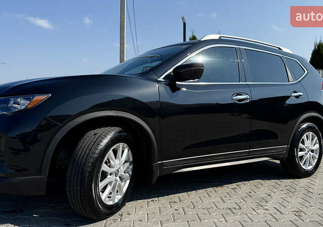 Черный Ниссан Rogue, объемом двигателя 2.5 л и пробегом 227 тыс. км за 12700 $, фото 16 на Automoto.ua