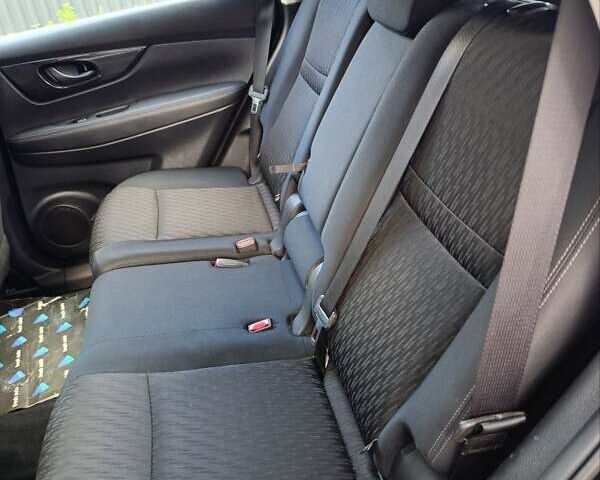 Черный Ниссан Rogue, объемом двигателя 2.49 л и пробегом 84 тыс. км за 13800 $, фото 4 на Automoto.ua