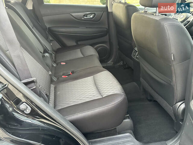 Черный Ниссан Rogue, объемом двигателя 2.49 л и пробегом 120 тыс. км за 16900 $, фото 13 на Automoto.ua