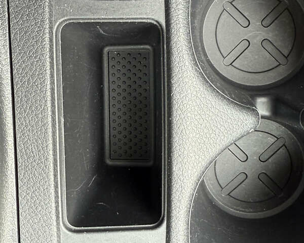 Чорний Ніссан Rogue, об'ємом двигуна 2.49 л та пробігом 149 тис. км за 16100 $, фото 14 на Automoto.ua