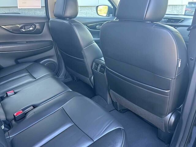 Черный Ниссан Rogue, объемом двигателя 2.5 л и пробегом 43 тыс. км за 11200 $, фото 12 на Automoto.ua