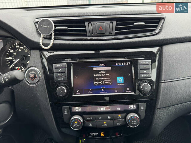 Черный Ниссан Rogue, объемом двигателя 2.49 л и пробегом 83 тыс. км за 17490 $, фото 21 на Automoto.ua