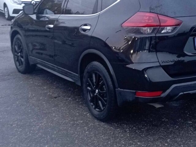 Черный Ниссан Rogue, объемом двигателя 2.5 л и пробегом 113 тыс. км за 16000 $, фото 3 на Automoto.ua