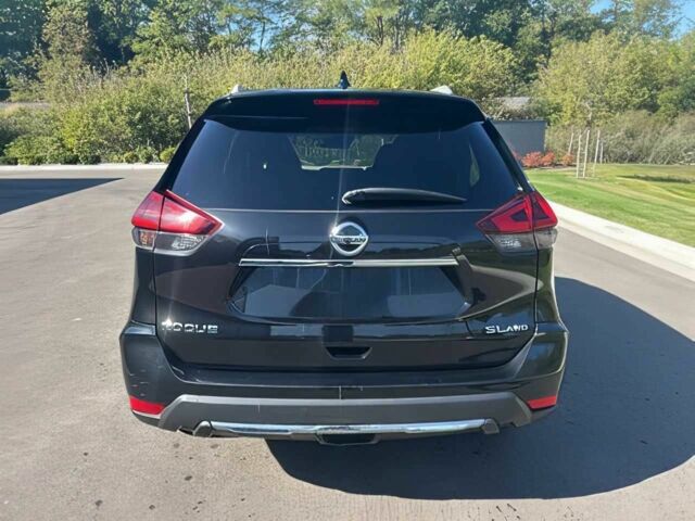 Черный Ниссан Rogue, объемом двигателя 2.5 л и пробегом 43 тыс. км за 11200 $, фото 5 на Automoto.ua