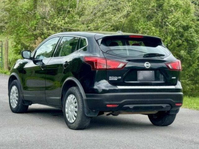 Черный Ниссан Rogue, объемом двигателя 2 л и пробегом 34 тыс. км за 5250 $, фото 4 на Automoto.ua