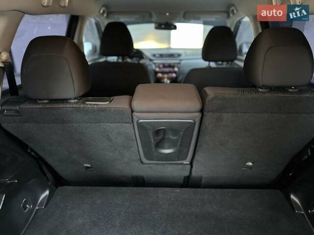 Черный Ниссан Rogue, объемом двигателя 2.5 л и пробегом 72 тыс. км за 14990 $, фото 18 на Automoto.ua