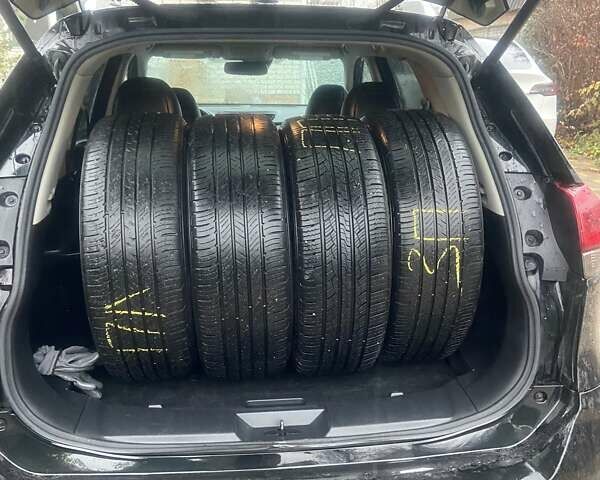 Черный Ниссан Rogue, объемом двигателя 2.49 л и пробегом 99 тыс. км за 14900 $, фото 5 на Automoto.ua