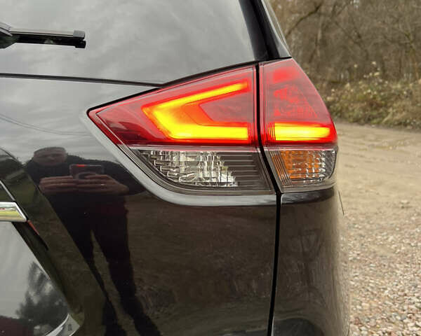 Черный Ниссан Rogue, объемом двигателя 2.49 л и пробегом 161 тыс. км за 14300 $, фото 18 на Automoto.ua