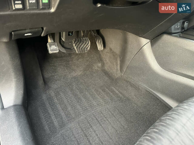 Черный Ниссан Rogue, объемом двигателя 2.49 л и пробегом 120 тыс. км за 16900 $, фото 4 на Automoto.ua