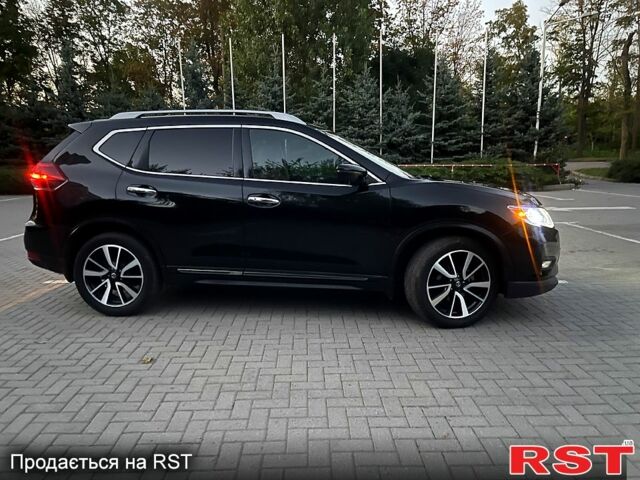 Черный Ниссан Rogue, объемом двигателя 2.5 л и пробегом 156 тыс. км за 17500 $, фото 1 на Automoto.ua