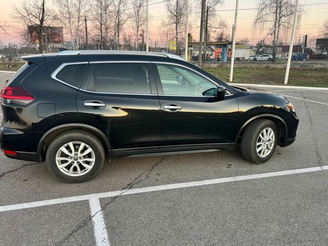 Черный Ниссан Rogue, объемом двигателя 2.5 л и пробегом 170 тыс. км за 16000 $, фото 2 на Automoto.ua