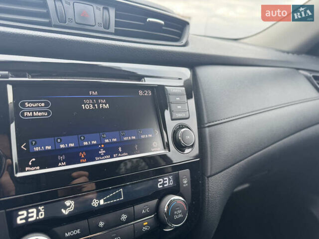 Чорний Ніссан Rogue, об'ємом двигуна 2.49 л та пробігом 198 тис. км за 16000 $, фото 12 на Automoto.ua