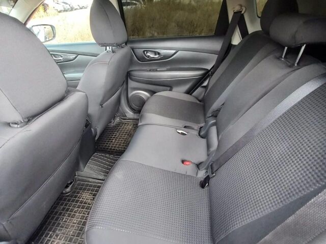 Черный Ниссан Rogue, объемом двигателя 2.5 л и пробегом 115 тыс. км за 17000 $, фото 3 на Automoto.ua