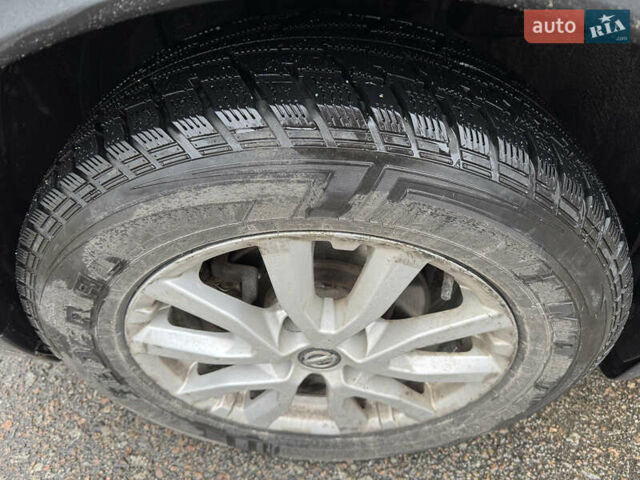 Черный Ниссан Rogue, объемом двигателя 2.49 л и пробегом 83 тыс. км за 17490 $, фото 11 на Automoto.ua