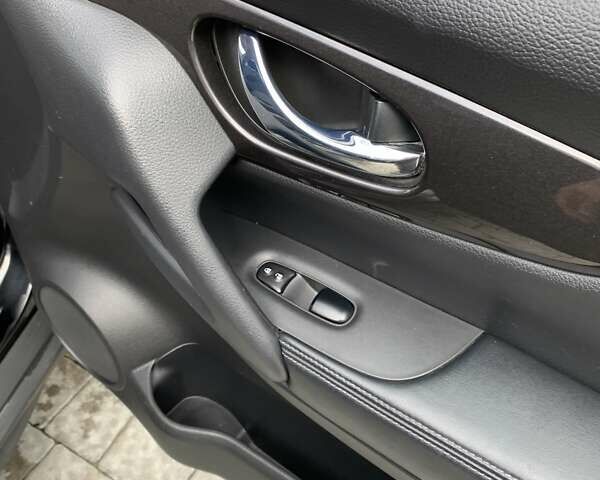 Черный Ниссан Rogue, объемом двигателя 2.49 л и пробегом 62 тыс. км за 13500 $, фото 36 на Automoto.ua