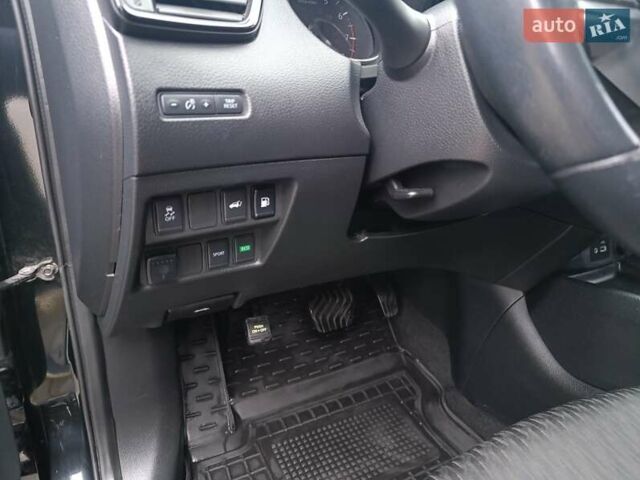 Черный Ниссан Rogue, объемом двигателя 2.49 л и пробегом 157 тыс. км за 13500 $, фото 12 на Automoto.ua