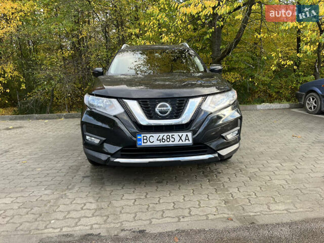 Черный Ниссан Rogue, объемом двигателя 2.49 л и пробегом 81 тыс. км за 14500 $, фото 2 на Automoto.ua