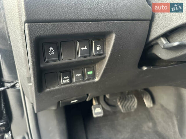 Черный Ниссан Rogue, объемом двигателя 2.49 л и пробегом 120 тыс. км за 16900 $, фото 5 на Automoto.ua