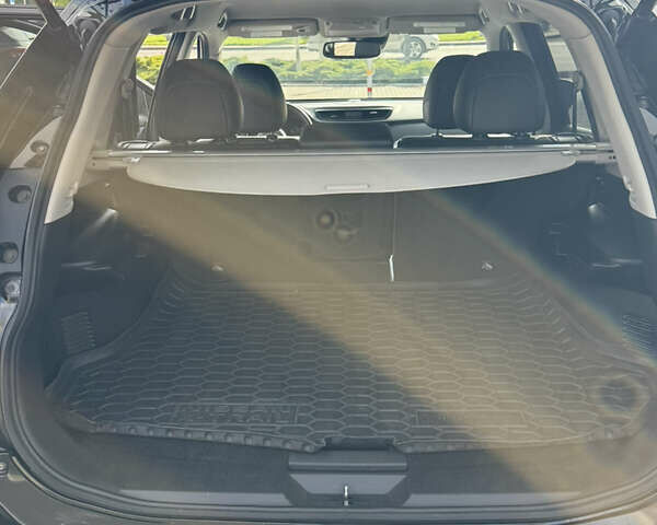 Чорний Ніссан Rogue, об'ємом двигуна 2.49 л та пробігом 149 тис. км за 16100 $, фото 16 на Automoto.ua