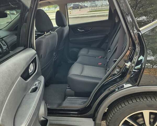 Черный Ниссан Rogue, объемом двигателя 2.49 л и пробегом 43 тыс. км за 18700 $, фото 17 на Automoto.ua