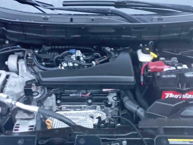 Черный Ниссан Rogue, объемом двигателя 2.5 л и пробегом 113 тыс. км за 16000 $, фото 4 на Automoto.ua